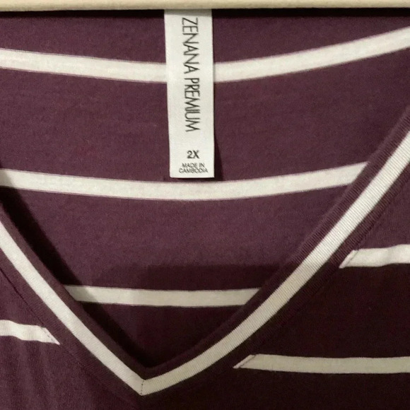 Zenana Premium Plum With Ivory Stripe V-Neck Long-Sleeve Curved-Hem Top Size 2X - Picture 3 of 4